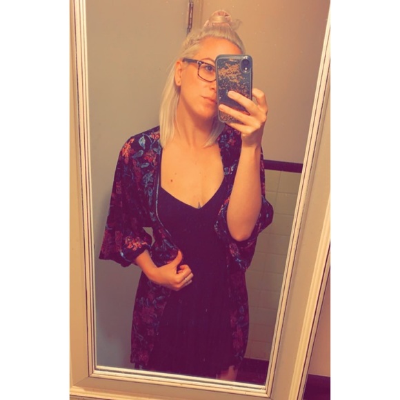 Meet your Posher, Caitlin - Picture 10 of 11